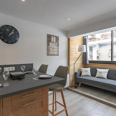 4 Personnes, Tres Cosy Et Fonctionnel, 2 Separees, Vue Montagne, Expose Nord, Depart Aux Pieds - Fr-1-545-13 *